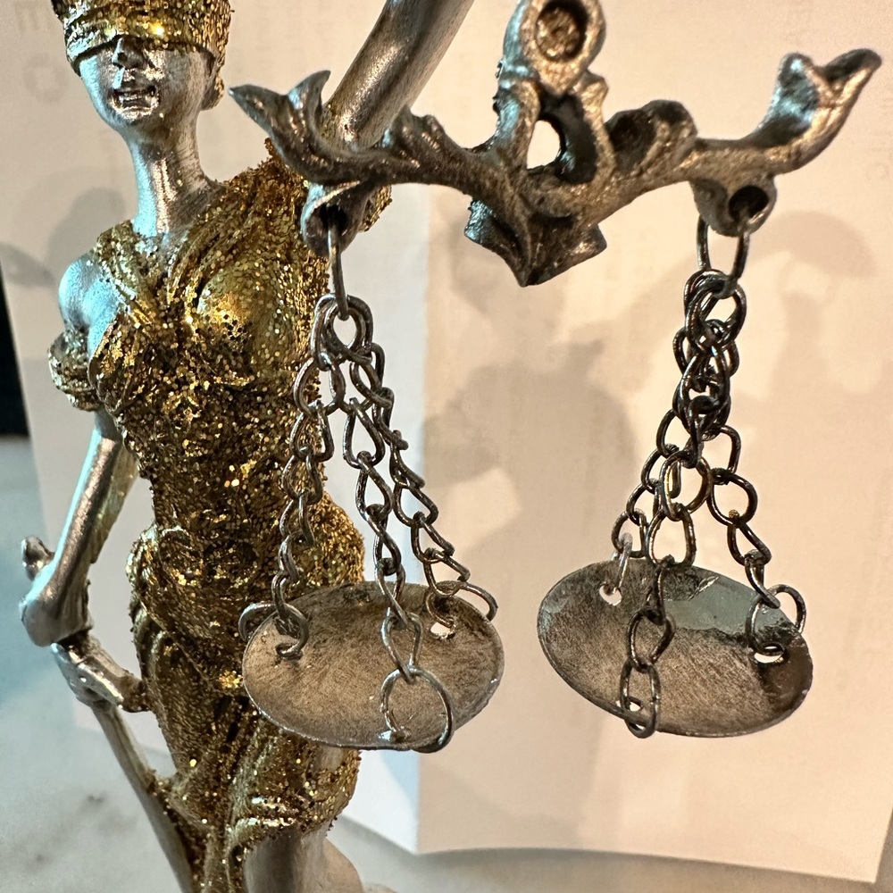 ⚖️ Elegant Gold and Silver Lady Justice Figurine - Picture 6 of 7